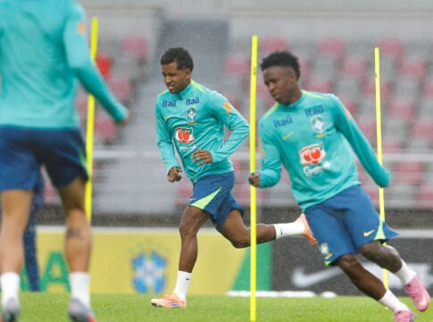 video:-selecao-realiza-primeiro-treino-antes-de-amistosos-na-asia