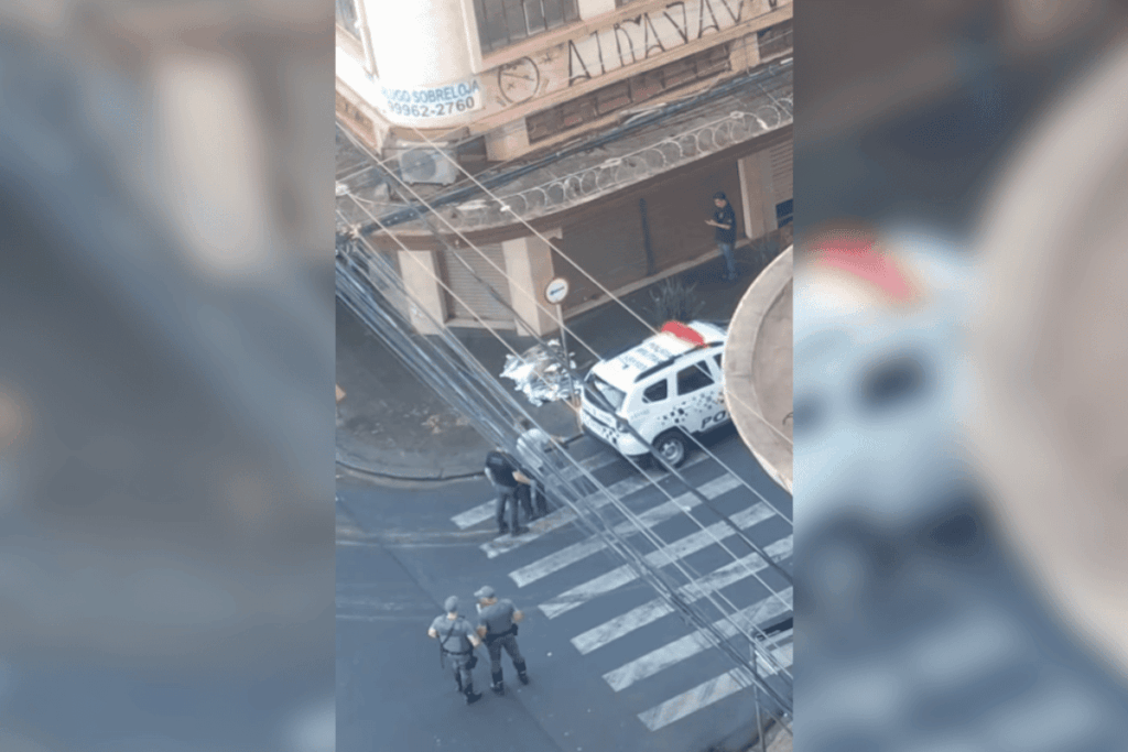 video:-homem-em-situacao-de-rua-e-morto-em-abordagem-de-pm-de-sp