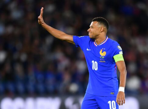 mbappe-nao-treina-com-a-franca-e-passara-por-testes-nesta-terca-(7/10)