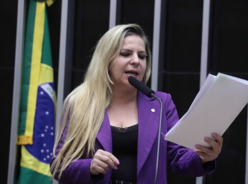 assessoria-de-deputada-do-pt-relata-maus-tratos-em-prisao-israelense