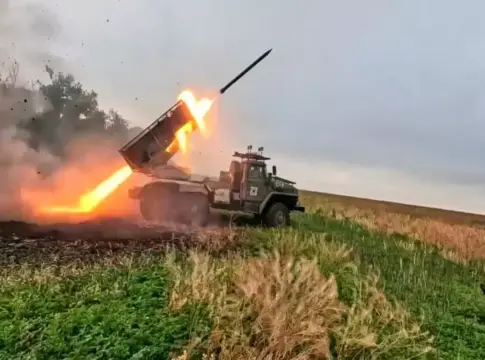 russia-e-alvo-de-um-dos-maiores-ataques-ucranianos-com-drones