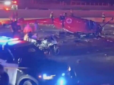 video:-helicoptero-medico-cai-em-rodovia-nos-eua;-ha-3-feridos-graves