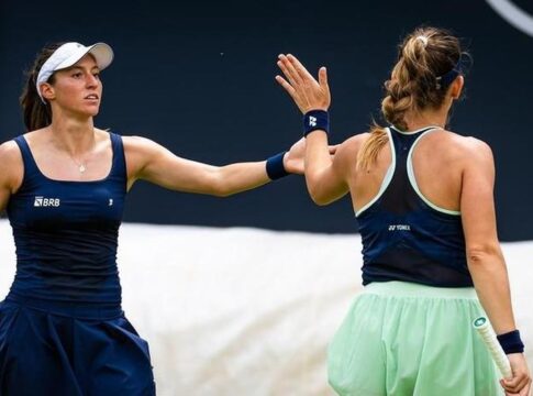 luisa-stefani-vence-estreia-nas-duplas-do-wta-1000-de-wuhan,-na-china