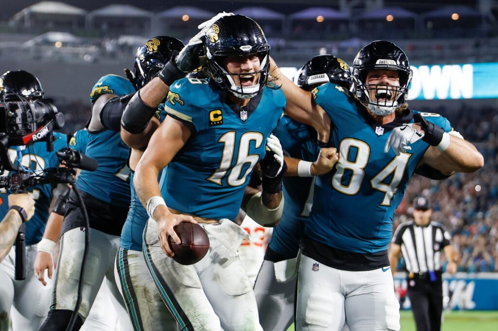video:-quarterback-tropeca,-cai-e-faz-touchdown-nos-ultimos-segundos
