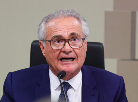 o-temor-do-governo-com-a-relatoria-de-renan-calheiros-no-projeto-do-ir