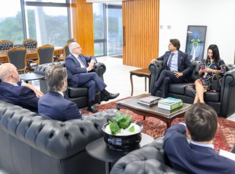 reforma-administrativa:-relator-debate-pontos-do-judiciario-com-fachin