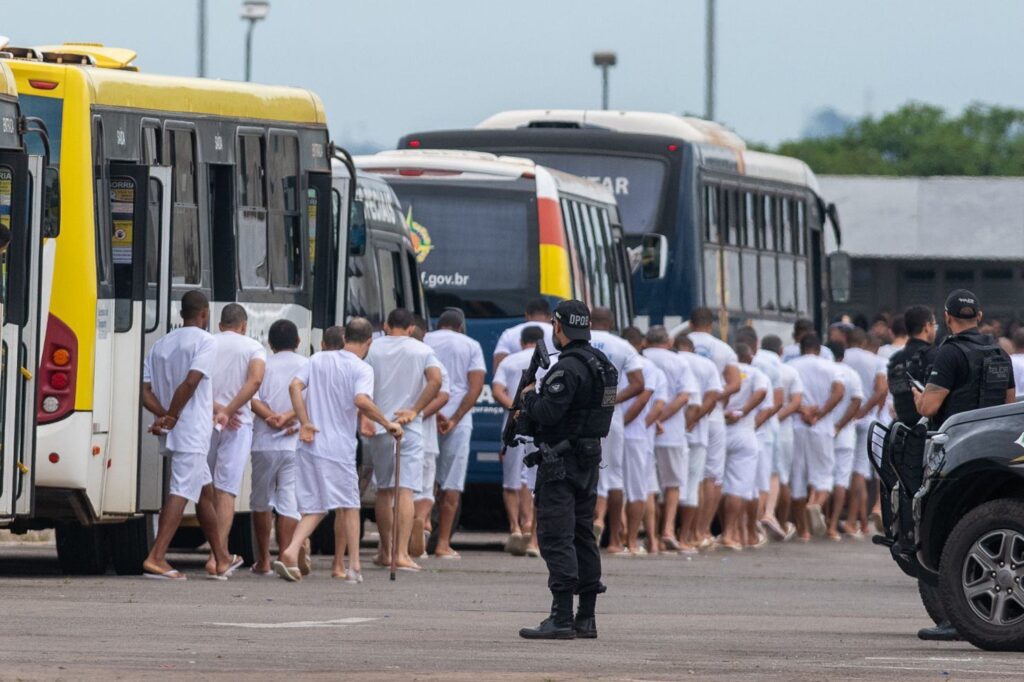 presos-ficam-sem-fiscalizacao-apos-policiais-pararem-servico-voluntario