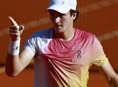 joao-fonseca-confirma-participacao-no-rio-open-de-2026