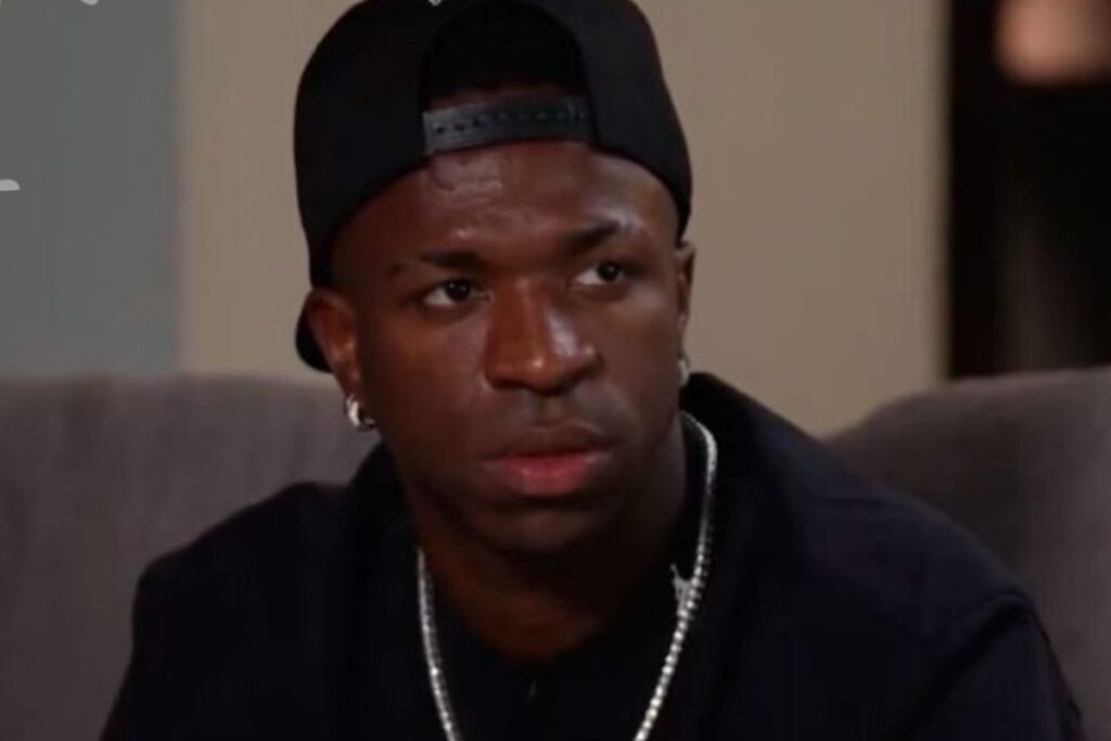 vini-jr.-apaga-mensagens-e-reage-apos-ser-exposto:-“nao-e-possivel”