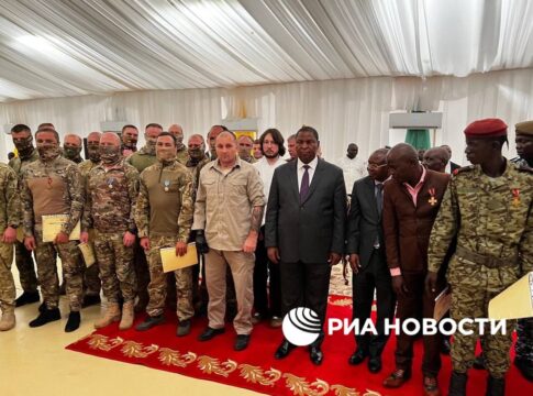 presidente-da-republica-centro-africana-homenageia-mercenarios-russos