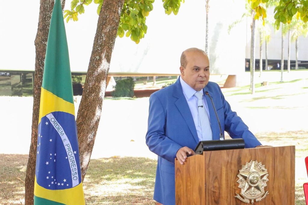 e-o-carro-de-ibaneis?