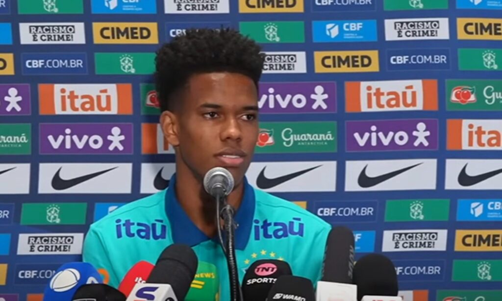 estevao-ve-disputa-no-ataque-da-selecao-brasileira-como-motivacao