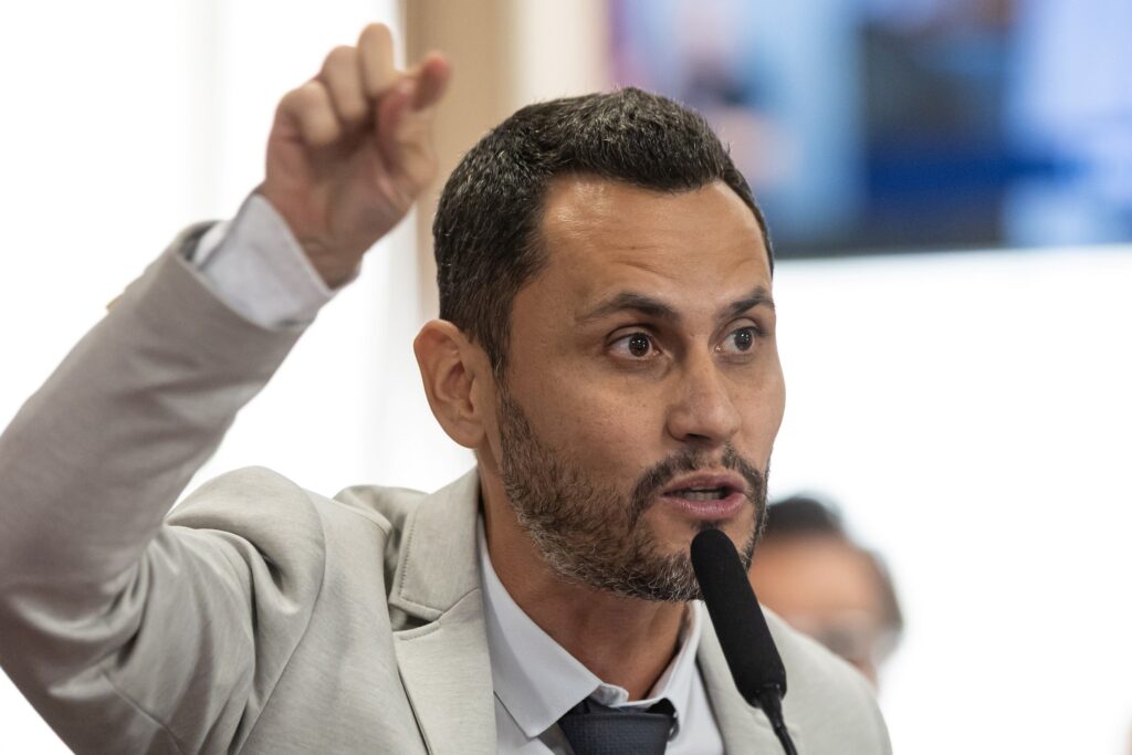 para-2026,-senador-cleitinho-e-favorito-para-o-governo-de-minas-gerais