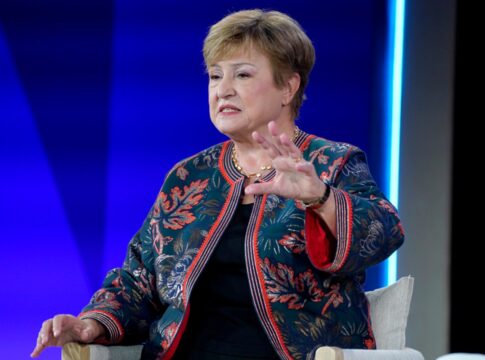 “apertem-os-cintos.-a-incerteza-e-o-novo-normal”,-diz-diretora-do-fmi