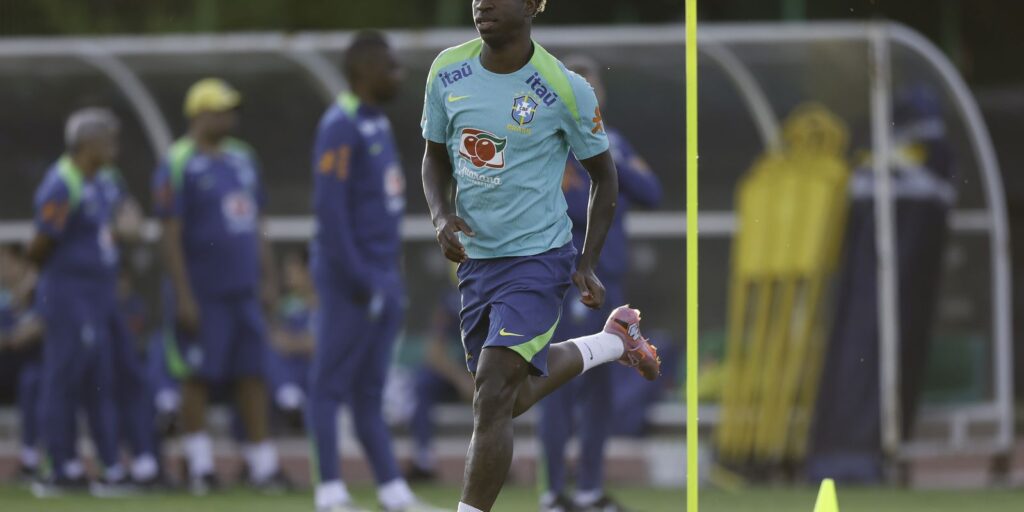 ancelotti-esboca-formacao-da-selecao-para-enfrentar-coreia-do-sul