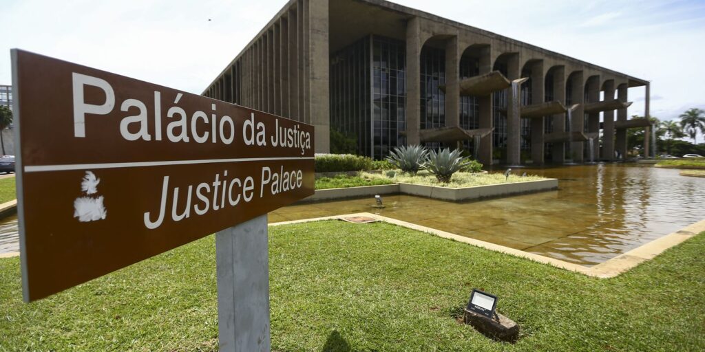 ministerio-diz-ao-stf-que-ja-tomou-medidas-para-intimar-figueiredo