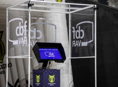 cbf-adota-nova-medida-em-busca-de-transparencia-na-arbitragem;-confira