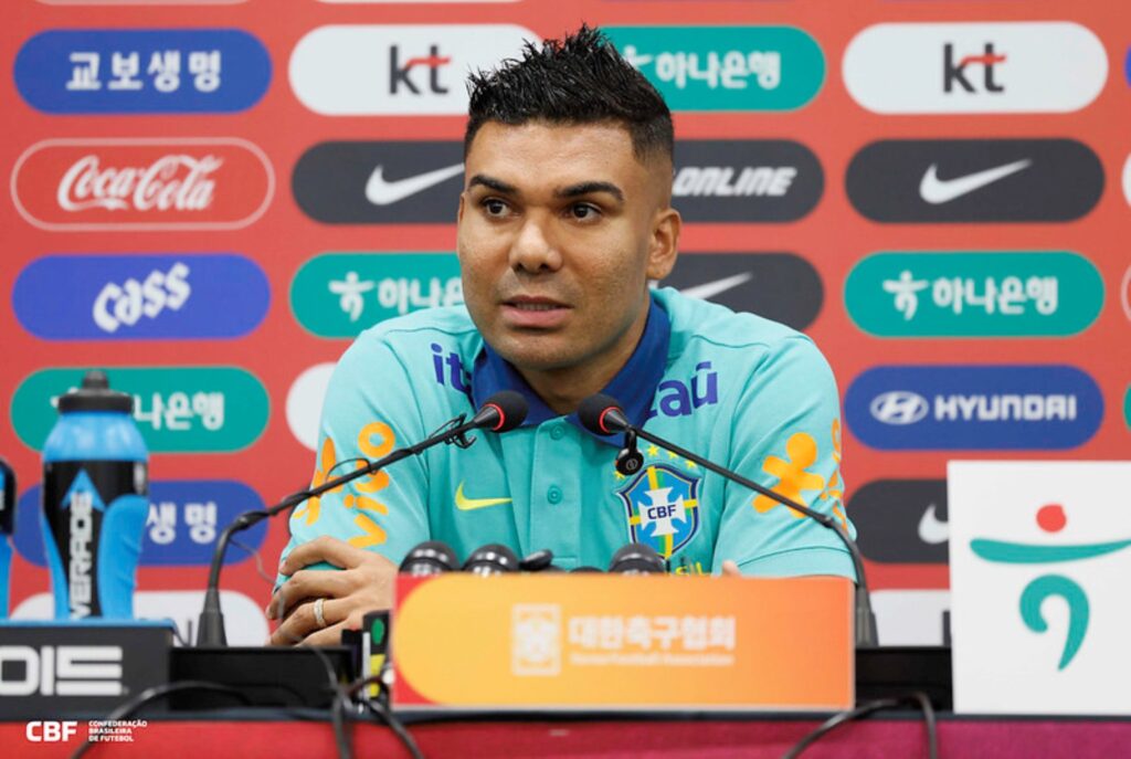 casemiro-sobre-retorno-ao-posto-de-capitao-da-selecao:-“dar-o-exemplo”