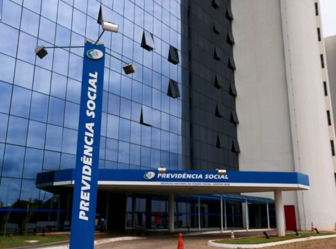 pf-e-cgu-cumprem-66-mandados-de-busca-contra-fraudes-no-inss