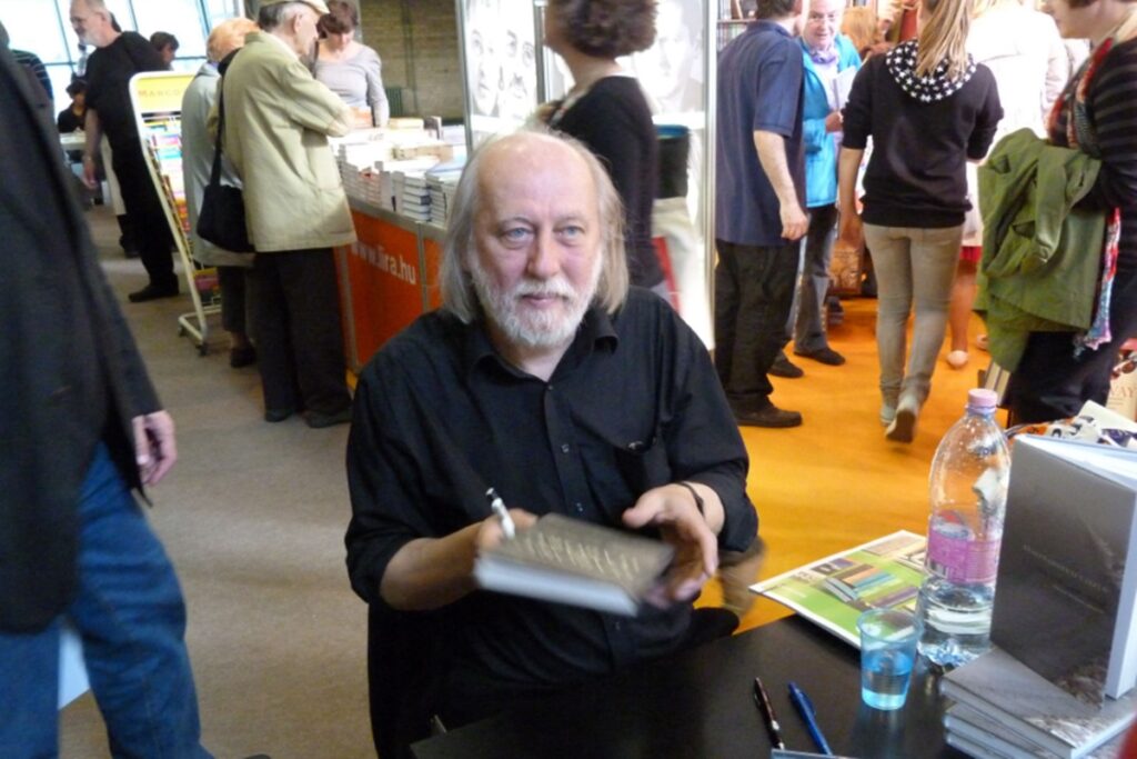 autor-hungaro-ganha-o-premio-nobel-de-literatura-2025.-veja-quem-e