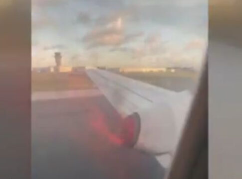 video:-motor-de-aviao-pega-fogo-e-cancela-voo-na-australia