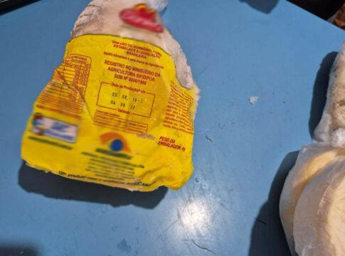 frango-vencido-ha-8-anos-e-apreendido-durante-fiscalizacao-no-rs