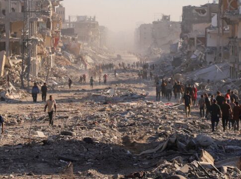 moradores-de-gaza-voltam-para-casas-destruidas