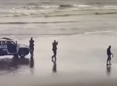 homem-aponta-arma-falsa-para-gcms-e-e-baleado-e-preso-em-praia-de-sp
