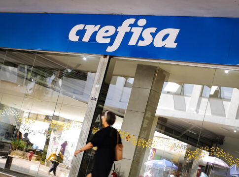 cpmi:-parlamentar-diz-que-crefisa-“pagou-para-ter-a-folha-do-inss”