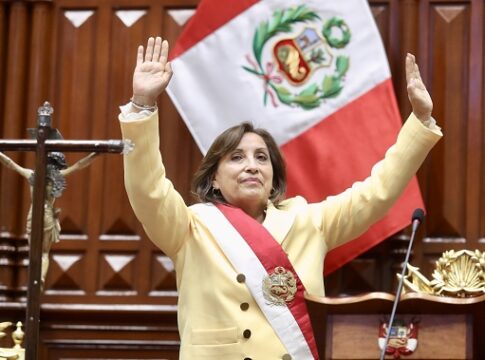 congresso-do-peru-destituiu-presidente-por-incapacidade-moral.-entenda