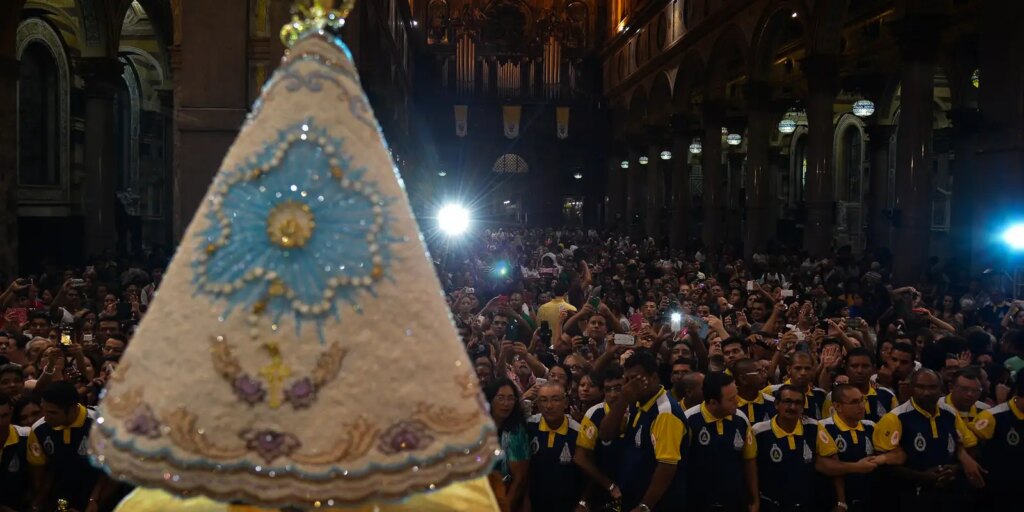 Romaria fluvial antecede procissão do Círio de Nazaré, em Belém romaria-fluvial-antecede-procissao-do-cirio-de-nazare,-em-belem