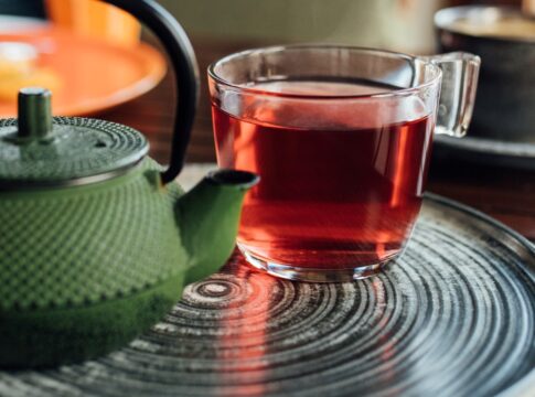 cha-anti-inflamatorio-pode-ajudar-nos-sintomas-da-menopausa