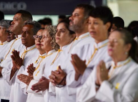 festa-de-nossa-sra-aparecida-reune-multidao-na-esplanada,-em-brasilia