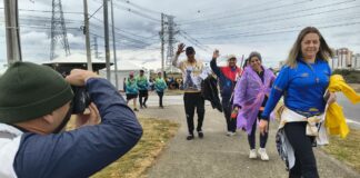 “paparazzi-de-romeiros”-registram-saga-de-fieis-a-caminho-de-aparecida