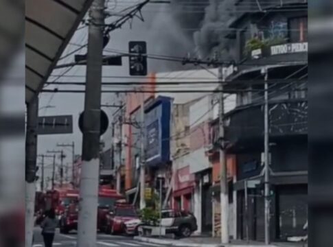 incendio-atinge-unidade-da-lojas-torra-na-lapa,-zona-oeste-de-sp