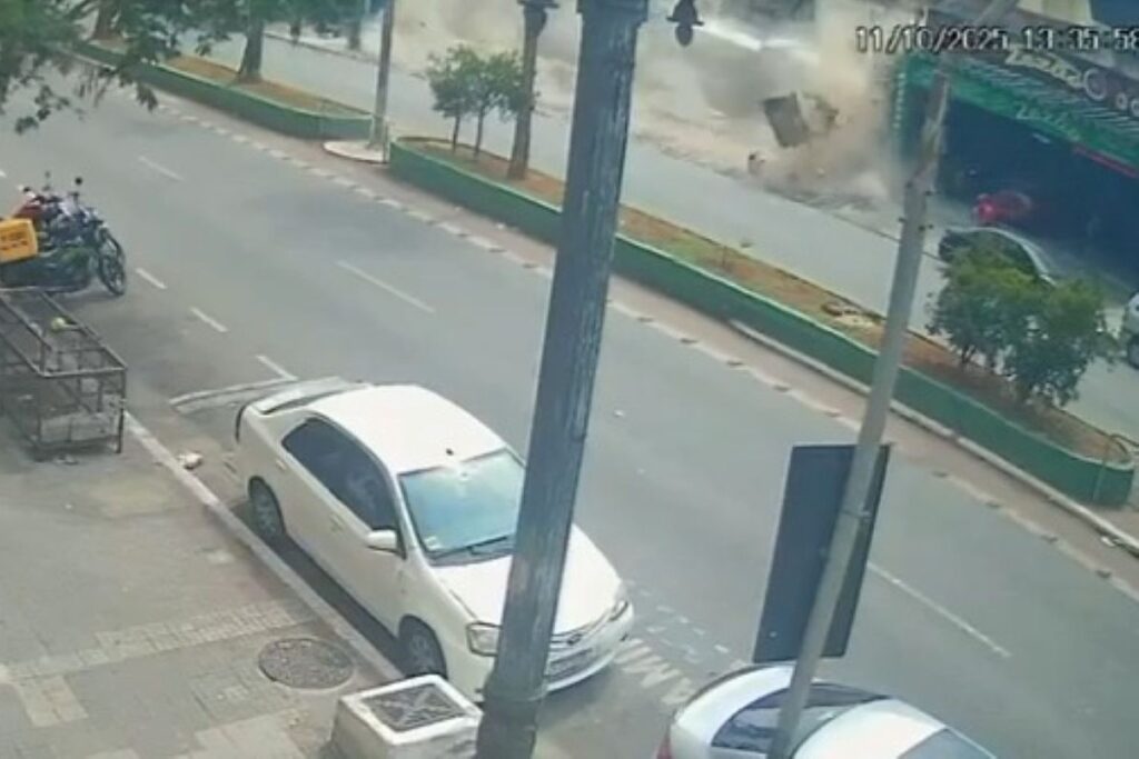 marquise-de-concreto-desaba-e-deixa-dois-homens-feridos-em-sp.-video