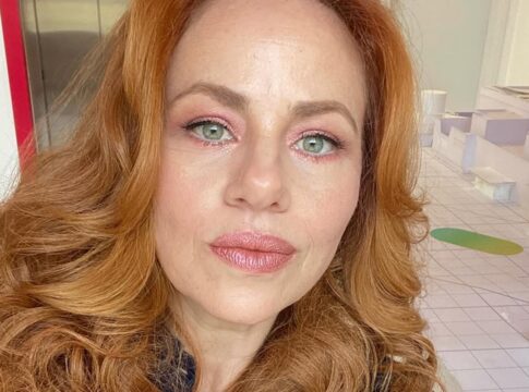 karine-teles-sai-em-defesa-de-manuela-dias-e-faz-balanco-de-vale-tudo