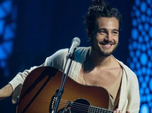 cantor-tiago-iorc-e-internado-as-pressas-com-fortes-dores