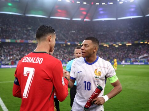 mbappe-revela-que-recebe-conselhos-de-cristiano-ronaldo