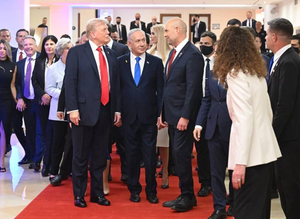 apos-libertacao-de-refens-pelo-hamas,-trump-discursa-em-israel;-siga