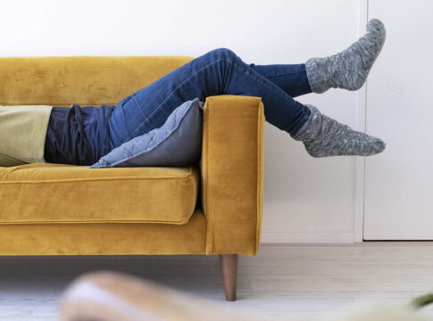 sofa-na-sala-e-coisa-do-passado:-veja-tres-opcoes-mais-baratas