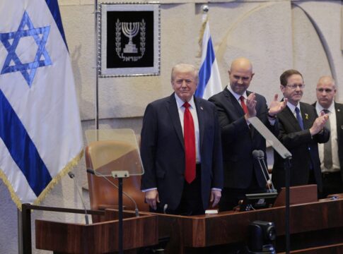 trump:-“quantidade-tremenda-de-dinheiro”-ira-para-reconstrucao-de-gaza