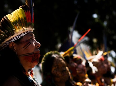 indigenas-fazem-protesto-para-cobrar-demarcacao-de-terras-ate-a-cop30