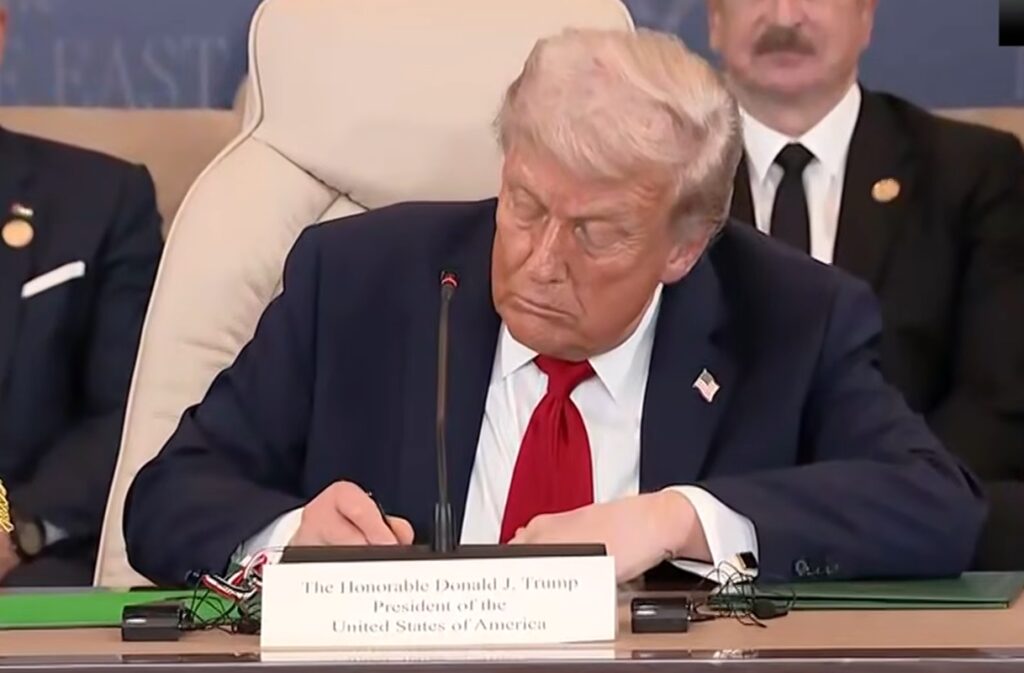 sem-netanyahu,-trump-assina-cessar-fogo-em-gaza:-“dia-incrivel”