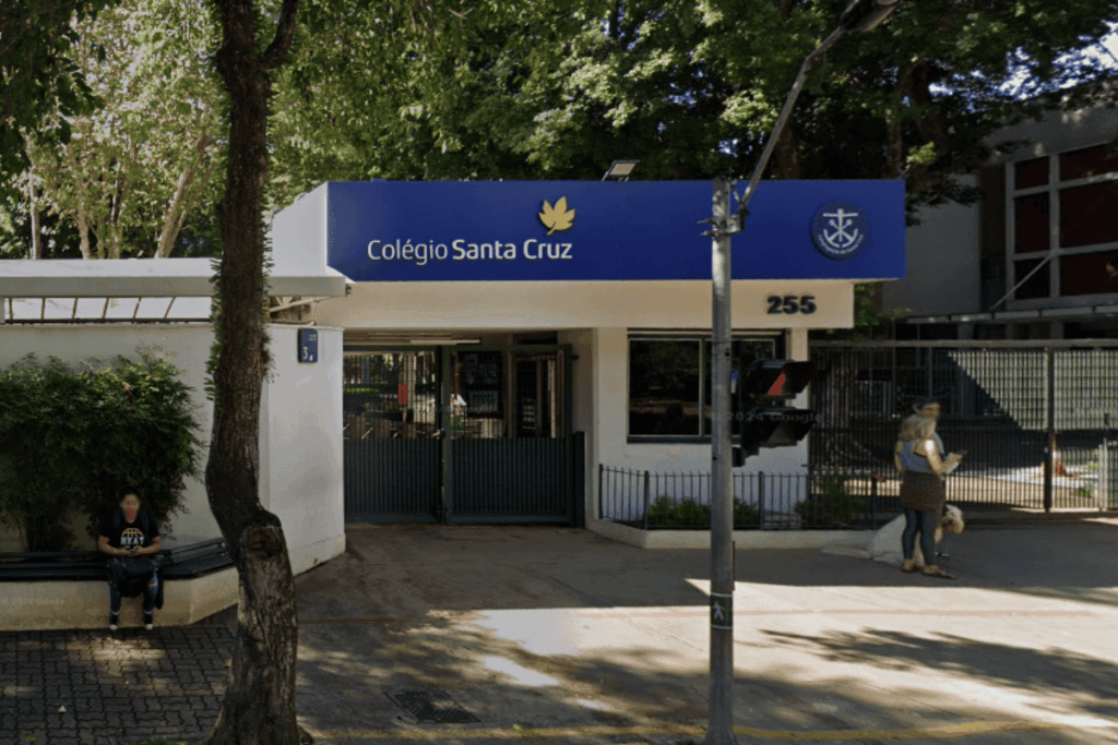 colegio-apura-racismo-apos-aluno-entregar-simbolo-nazista-a-professor