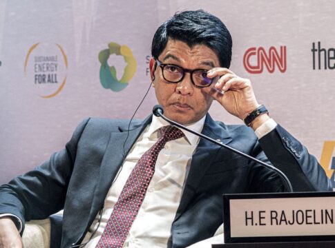 presidente-de-madagascar-foge-apos-denunciar-tentativa-de-golpe