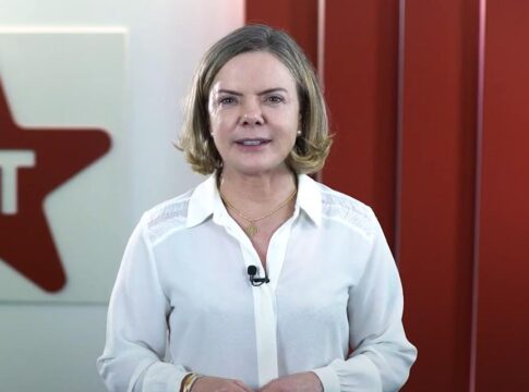 gleisi-se-manifesta-sobre-projeto-da-oposicao-que-atinge-janja