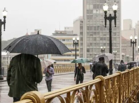 frente-fria-avanca-pelo-pais-e-provoca-muita-chuva;-confira-o-clima