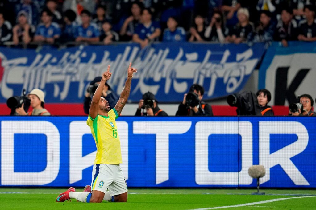 paulo-henrique-marca-na-estreia-como-titular-pela-selecao;-veja-gol