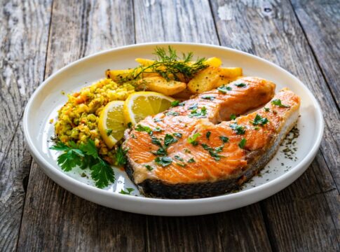 receita-de-peixe-assado-no-forno-conquista-pela-praticidade-e-sabor